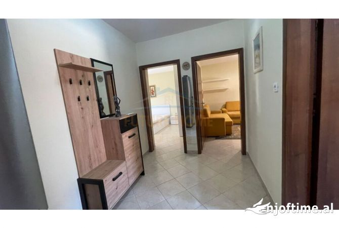 Shtepi me qera Apartament ne Tirane, 1+1, Mobilimi E mobiluar, Pagesa 450  Euro.