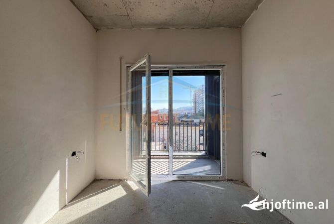 Shtepi ne shitje Apartament ne Tirane, 2+1, Mobilimi Bosh, pa mobiluar, Pagesa 155,000  Euro.