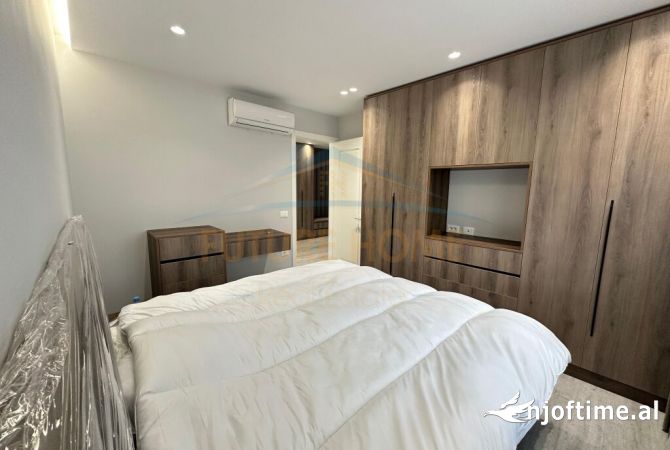 Shtepi me qera Vila Luksoze ne Tirane, 6+1, Mobilimi E mobiluar, Pagesa 3,500  Euro.