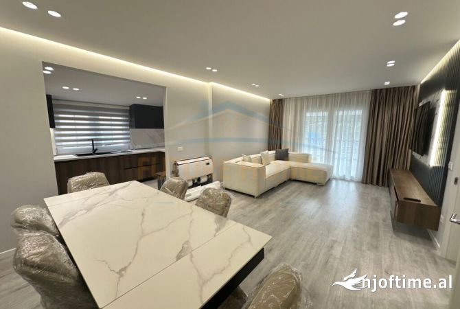 Shtepi me qera Vila Luksoze ne Tirane, 6+1, Mobilimi E mobiluar, Pagesa 3,500  Euro.