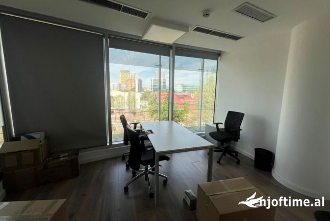 	Qira, Ambient Zyrash, Bulevardi Bajram Curri