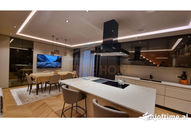 Shtepi ne shitje Vila Luksoze ne Tirane, 4+1, Mobilimi E mobiluar, Pagesa 1,000,000  Euro.