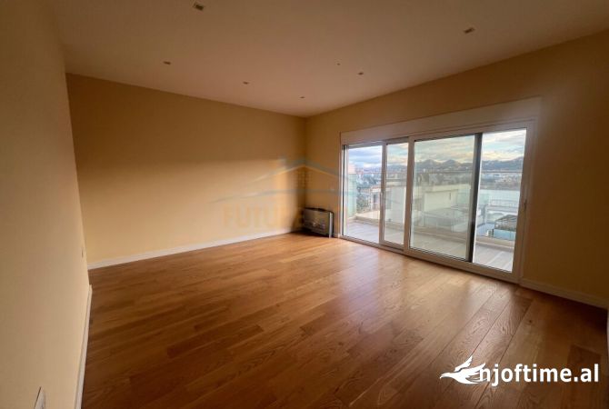 Shtepi me qera Apartament ne Tirane, 3+1, Mobilimi Pjeserisht e mobiluar, Pagesa 2,000  Euro.