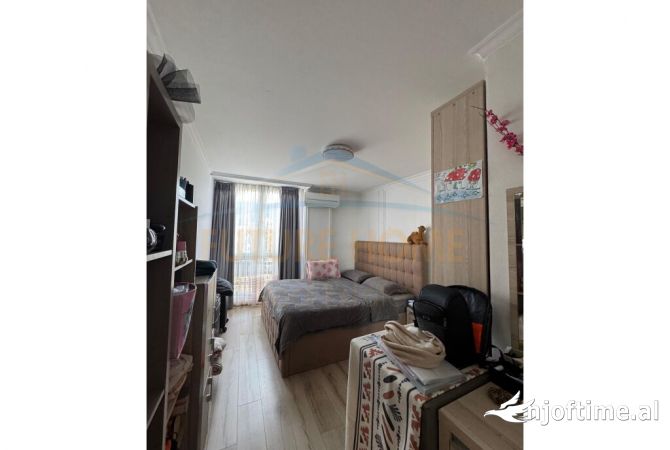 Shtepi ne shitje Apartament ne Tirane, 2+1, Mobilimi E mobiluar, Pagesa 220,000  Euro.