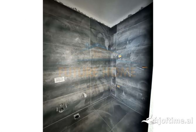 Shtepi ne shitje Apartament ne Tirane, 2+1, Mobilimi Bosh, pa mobiluar, Pagesa 200,000  Euro.