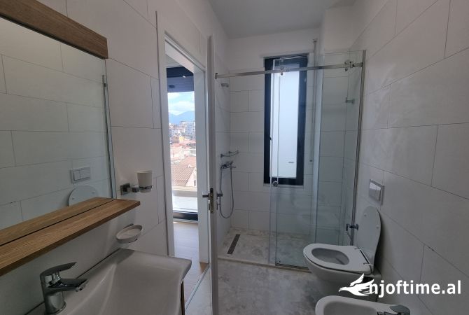 Shtepi me qera Apartament ne Tirane, 2+1, Mobilimi E mobiluar, Pagesa 750  Euro.