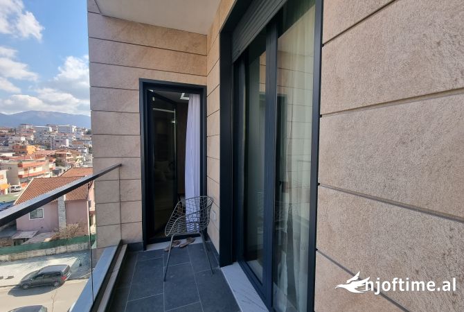 Shtepi me qera Apartament ne Tirane, 2+1, Mobilimi E mobiluar, Pagesa 750  Euro.