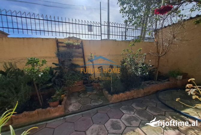 Shtepi ne shitje Shtepi Private ne Tirane, 4+1, Mobilimi E mobiluar, Pagesa 162,000  Euro.