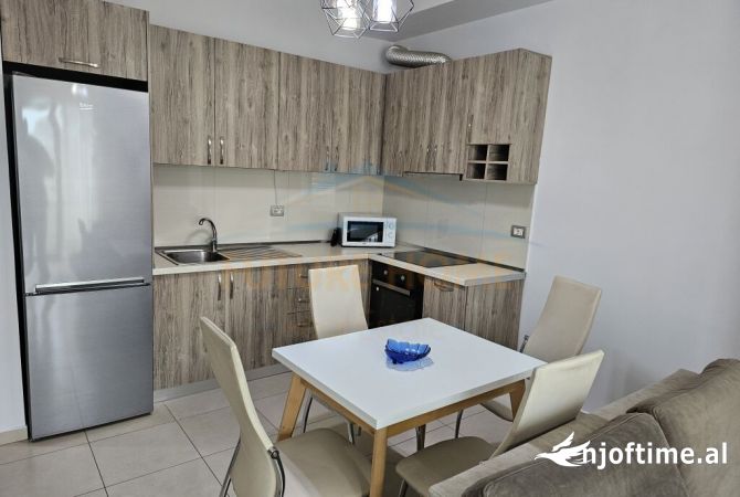 Shtepi me qera Apartament ne Tirane, 1+1, Mobilimi E mobiluar, Pagesa 550  Euro.