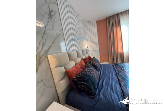 Shtepi me qera Apartament ne Tirane, 2+1, Mobilimi E mobiluar, Pagesa 2,300  Euro.