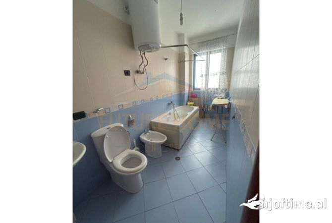 Shtepi me qera 2+1 ne Tirane - 400 Euro