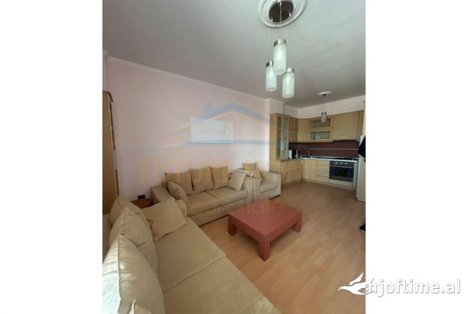 Shtepi me qera Apartament ne Tirane, 2+1, Mobilimi E mobiluar, Pagesa 400  Euro.