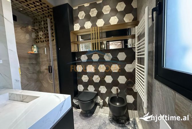 Shtepi me qera Apartament ne Tirane, 3+1, Mobilimi E mobiluar, Pagesa 2,500  Euro.