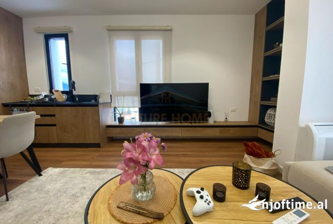 Shtepi me qera Apartament ne Tirane, 1+1, Mobilimi E mobiluar, Pagesa 750  Euro.