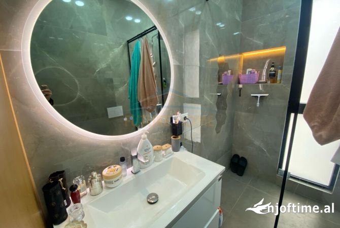 Shtepi me qera Apartament ne Tirane, 1+1, Mobilimi E mobiluar, Pagesa 750  Euro.