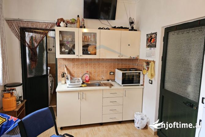 Shtepi me qera Garsoniere ne Tirane - 300 Euro