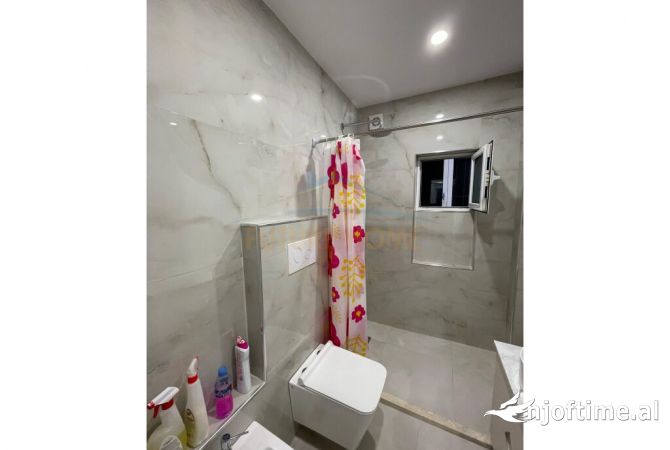 Shtepi me qera Apartament ne Tirane, 1+1, Mobilimi E mobiluar, Pagesa 500  Euro.