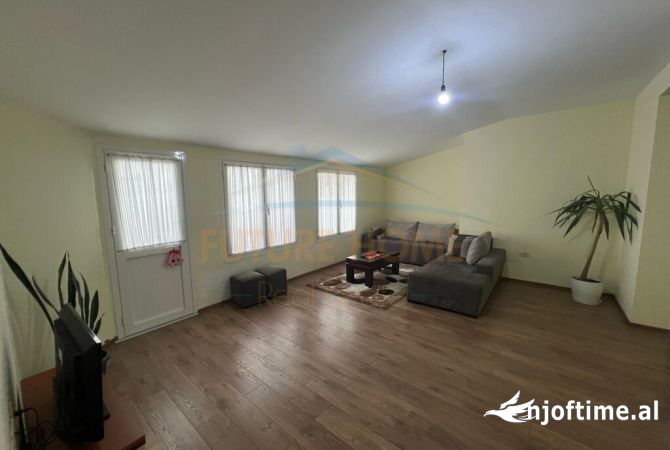 Shtepi me qera 2+1 ne Tirane - 500 Euro