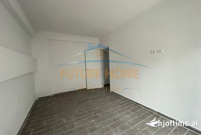 Shtepi ne shitje Apartament ne Tirane, 2+1, Mobilimi Bosh, pa mobiluar, Pagesa 190,000  Euro.