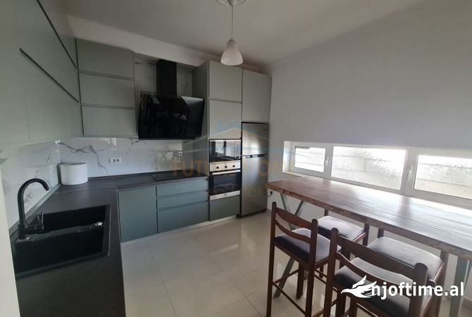 Shtepi me qera Apartament ne Tirane, 2+1, Mobilimi E mobiluar, Pagesa 700  Euro.