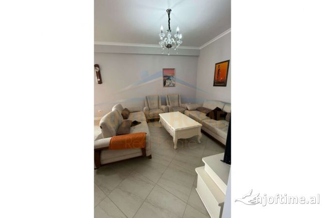 Shtepi ne shitje Apartament ne Tirane, 2+1, Mobilimi E mobiluar, Pagesa 192,000  Euro.