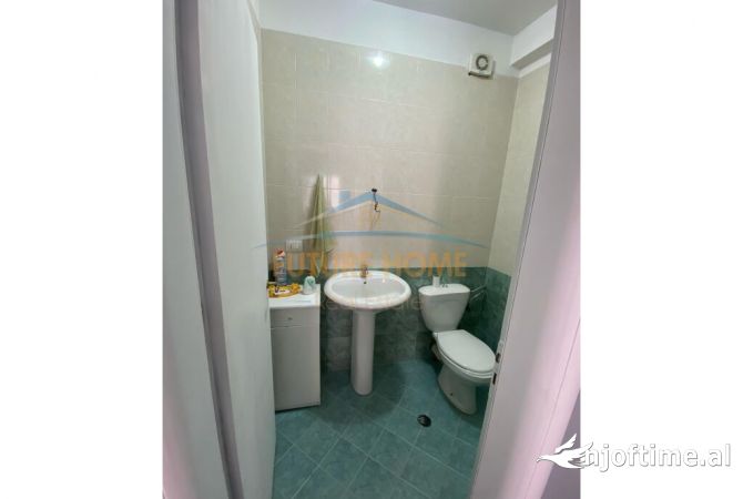 Shtepi ne shitje Apartament ne Tirane, 2+1, Mobilimi E mobiluar, Pagesa 150,000  Euro.