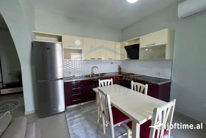 Shtepi me qera 2+1 ne Tirane - 650 Euro