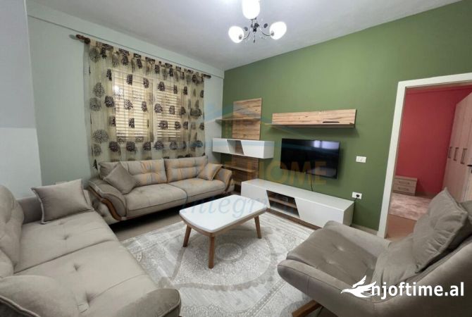 Shtepi me qera Apartament ne Tirane, 2+1, Mobilimi E mobiluar, Pagesa 650  Euro.