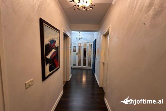 Shtepi me qera Apartament ne Tirane, 2+1, Mobilimi E mobiluar, Pagesa 850  Euro.