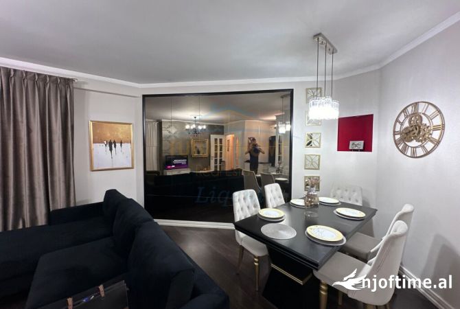 Shtepi me qera Apartament ne Tirane, 2+1, Mobilimi E mobiluar, Pagesa 850  Euro.