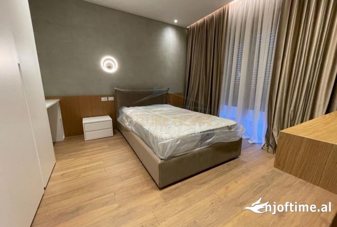 Shtepi me qera Vila Luksoze ne Tirane, 3+1, Mobilimi E mobiluar, Pagesa 3,000  Euro.