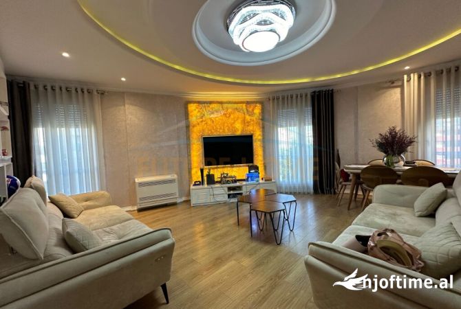 Shtepi me qera Apartament ne Tirane, 2+1, Mobilimi E mobiluar, Pagesa 650  Euro.