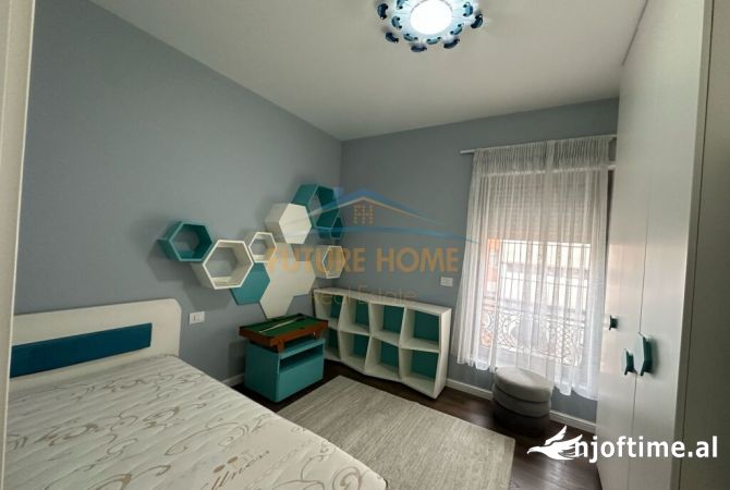 Shtepi me qera Apartament ne Tirane, 3+1, Mobilimi E mobiluar, Pagesa 1,700  Euro.