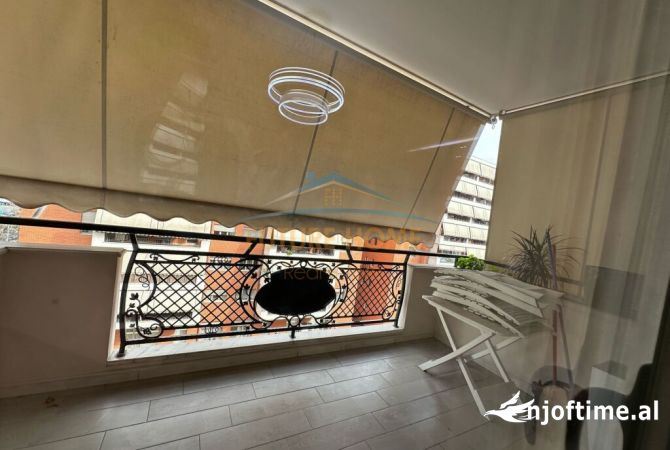 Shtepi me qera Apartament ne Tirane, 3+1, Mobilimi E mobiluar, Pagesa 1,700  Euro.