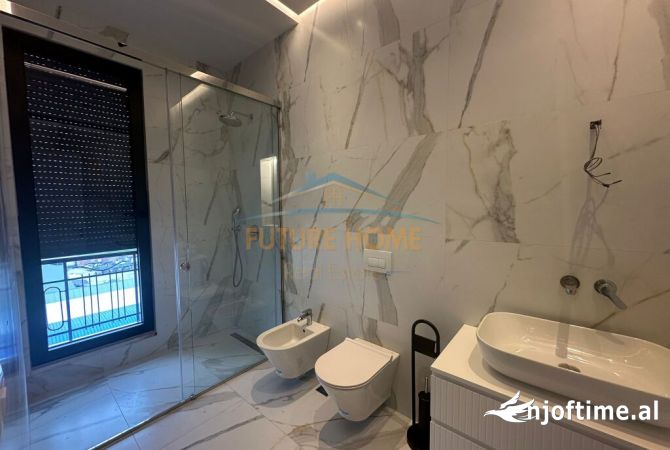 Shtepi me qera Apartament ne Tirane, 3+1, Mobilimi E mobiluar, Pagesa 1,700  Euro.