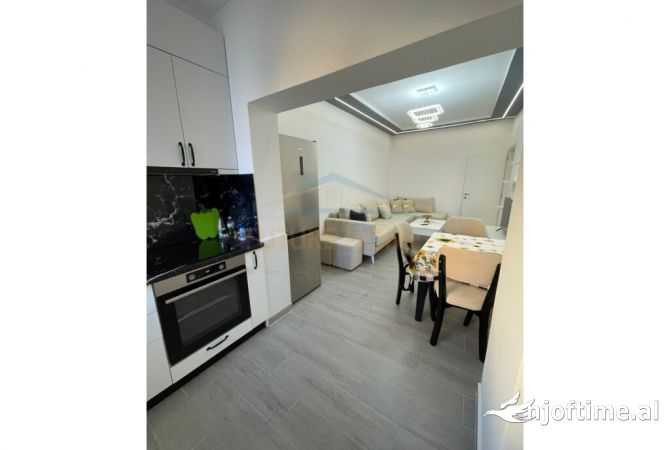 Shtepi ne shitje Apartament ne Tirane, 1+1, Mobilimi E mobiluar, Pagesa 98,000  Euro.