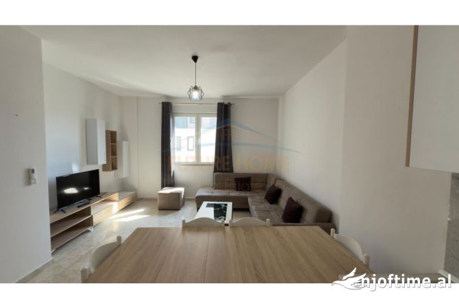 Shtepi ne shitje Apartament ne Tirane, 2+1, Mobilimi E mobiluar, Pagesa 155,000  Euro.