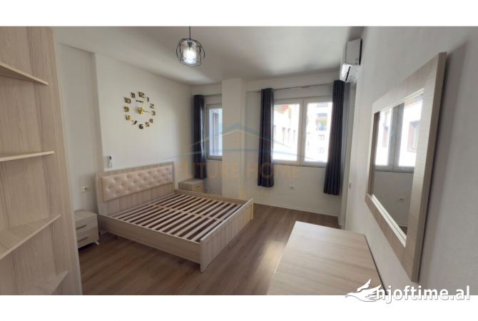 Shtepi ne shitje Apartament ne Tirane, 2+1, Mobilimi E mobiluar, Pagesa 155,000  Euro.