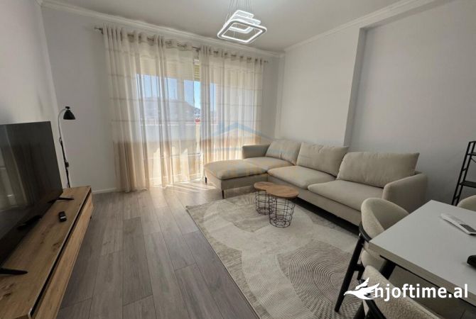 Shtepi me qera 2+1 ne Tirane - 800 Euro