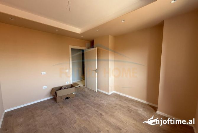 Shtepi ne shitje Apartament ne Tirane, 2+1, Mobilimi Bosh, pa mobiluar, Pagesa 320,000  Euro.