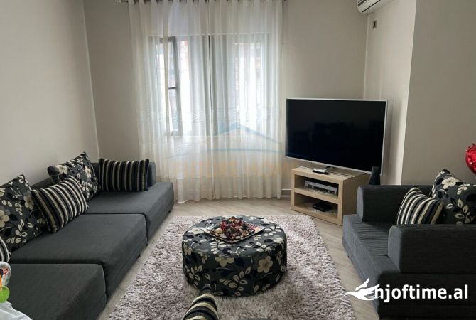 Shtepi me qera Apartament ne Tirane, 6+1, Mobilimi E mobiluar, Pagesa 3,000  Euro.