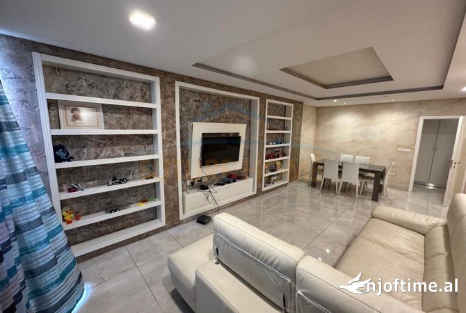 Shtepi ne shitje Apartament ne Tirane, 2+1, Mobilimi E mobiluar, Pagesa 210,000  Euro.