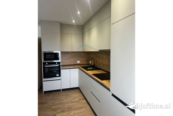 Shtepi me qera Apartament ne Tirane, 3+1, Mobilimi E mobiluar, Pagesa 800  Euro.