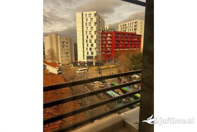 Shtepi me qera Apartament ne Tirane, 3+1, Mobilimi E mobiluar, Pagesa 800  Euro.