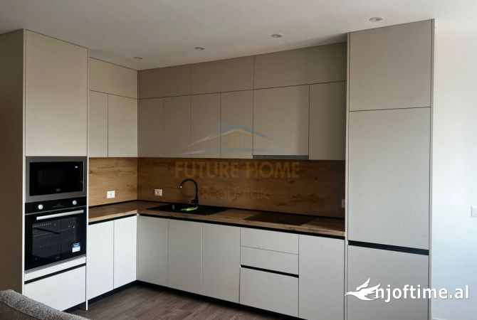 Shtepi me qera Apartament ne Tirane, 3+1, Mobilimi E mobiluar, Pagesa 800  Euro.