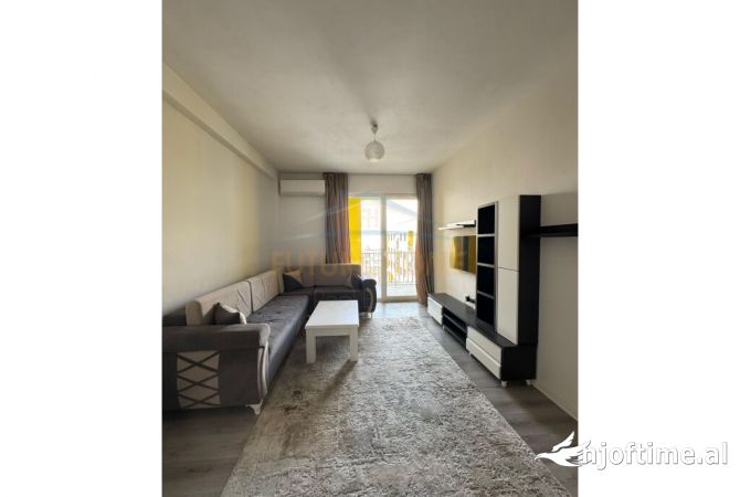 Shtepi me qera 2+1 ne Tirane - 580 Euro