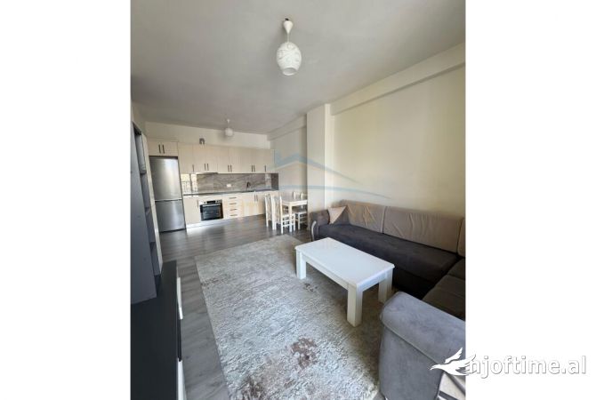 Shtepi me qera 2+1 ne Tirane - 580 Euro