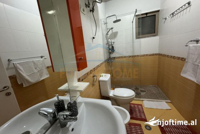 Shtepi me qera Apartament ne Tirane, 2+1, Mobilimi E mobiluar, Pagesa 500  Euro.