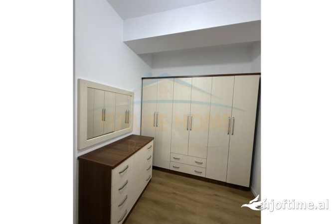 Shtepi me qera Apartament ne Tirane, 2+1, Mobilimi E mobiluar, Pagesa 500  Euro.