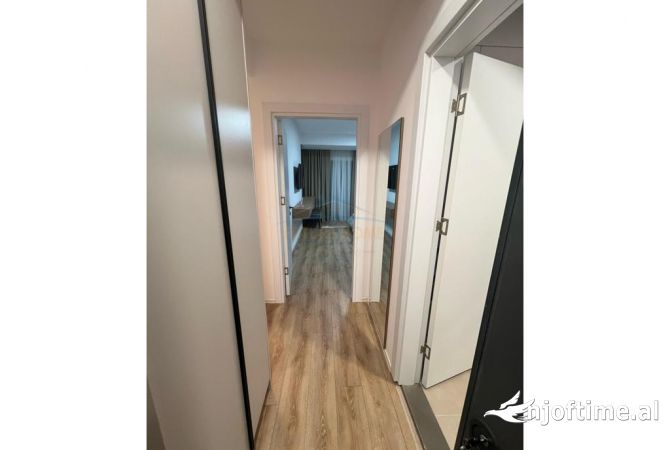 Shtepi ne shitje Apartament ne Tirane, 2+1, Mobilimi E mobiluar, Pagesa 157,000  Euro.